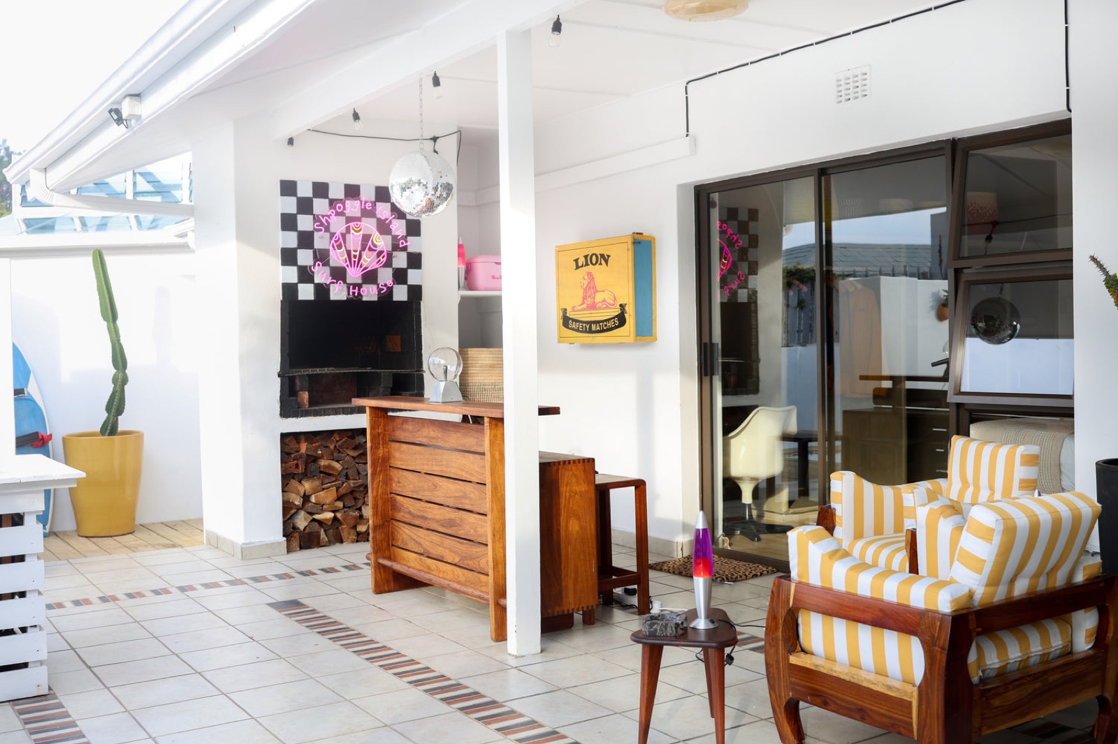Bar and braai